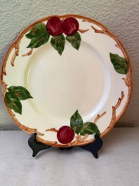 Vintage 1940’s Hand Decorated Franciscan Ware ~9.5” Luncheon Plate,Apple Pattern